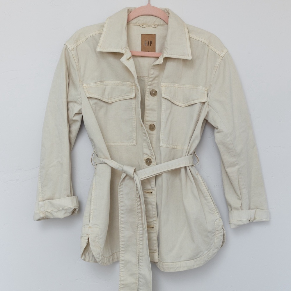 GAP Size S Belted Denim Shirt Jacket - Great Spring Jacket!